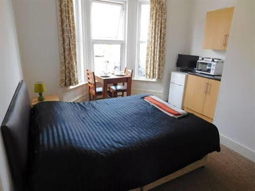 Spencer Inn Apartments Harrow Exteriör bild